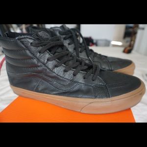 Black&Gum bottom Vans